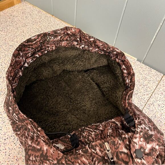 Patagonia Brown Paisley Hooded Down Puffer Vest Zip Up Women’s Size Large - Picture 6 of 10